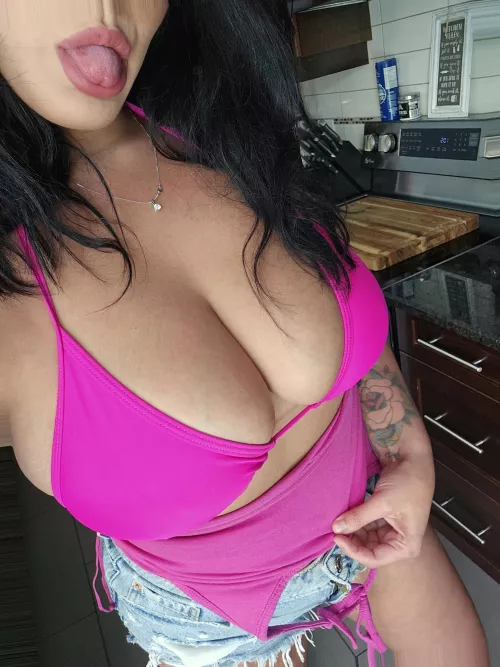 I guess im too sexy for a mom