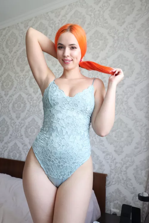 Irresistible armpits teasing with every glance