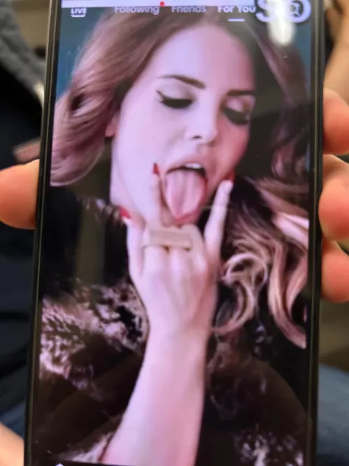 lana makes my cock throb 😩🥰😍😍😍🥰