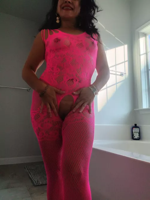Latina hotwife looking for the right bill.🔥😘