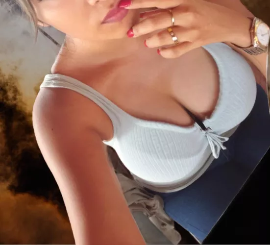 Mi mujer me dijo que era inexperta en la intimidad y la primera vez, me dio una súper mamada como nunca en la vida, me había tocado.