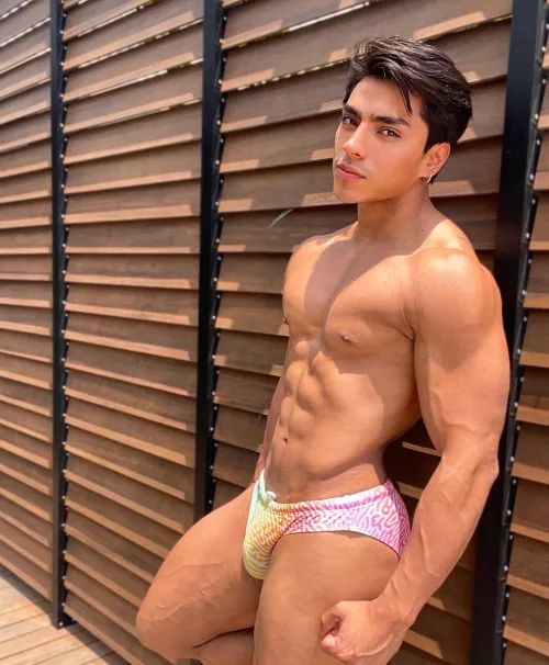 My family couldn't stop laughing at what happened. I hadn't brought a swimsuit on our vacation and so my braindead brother in law decided to give me one of his. Well... I had no idea what I was in for as my body grew to match the speedo... now we look 