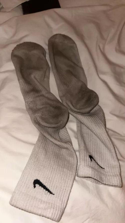 other students hmu if you're also into dirty white crews!