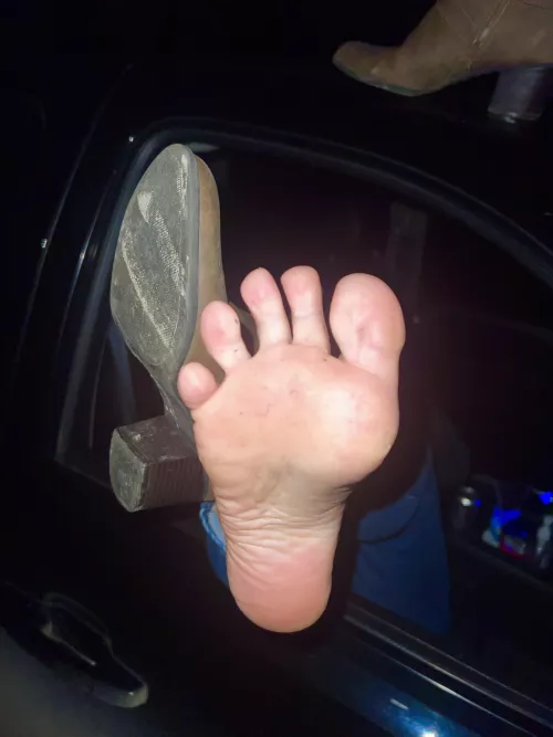 Something about a girl in a truck 🥵 (With incredibly sexy soles sticking out the window)