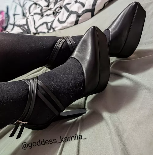 These heels are ready for crushing🔥