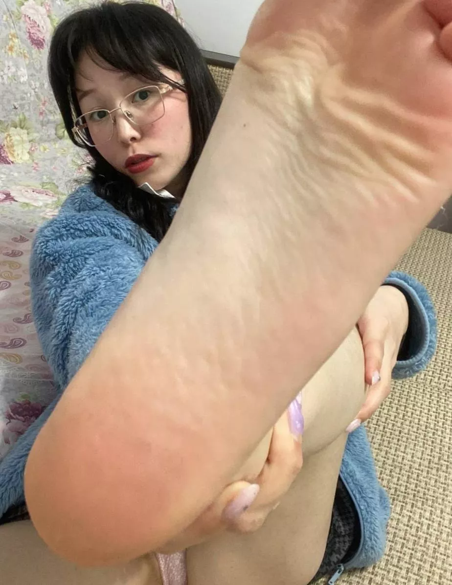 this girl loves having her feet licked clean 