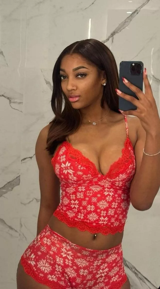 This pic is hella sexy