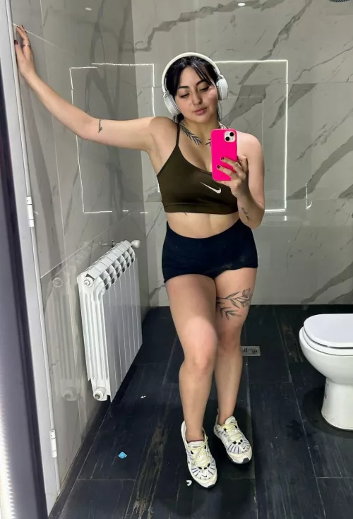 Time to break a sweat with me 💦