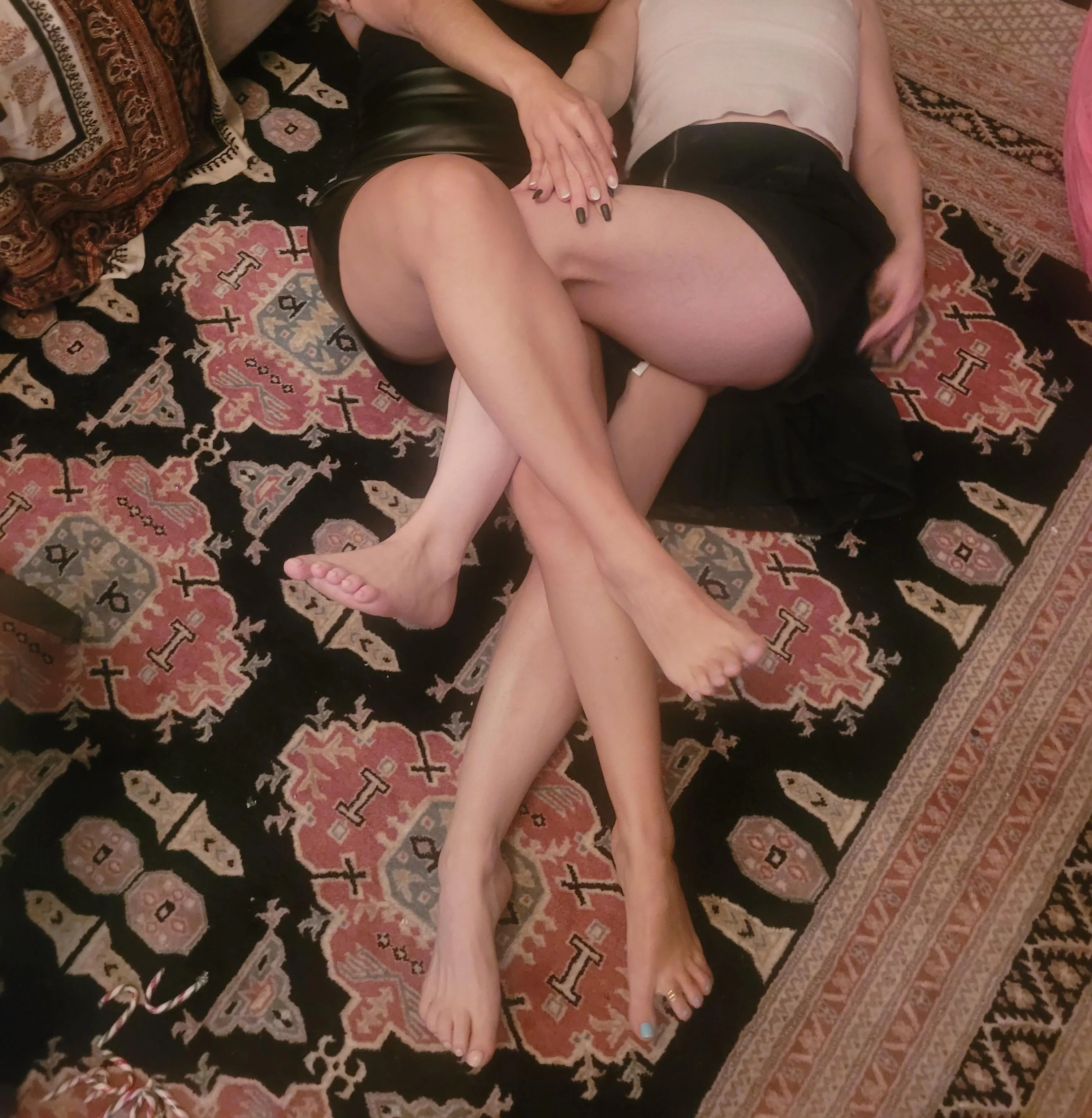 Two Canadian queens on a cold Canadian night 🔥