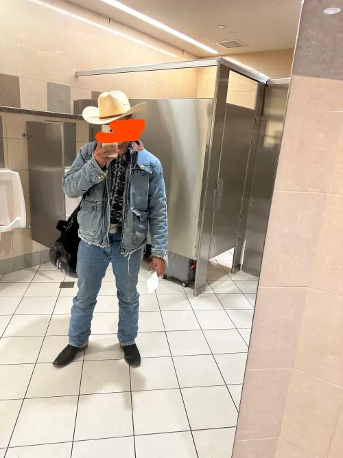 Visiting down here leave Friday hmu for fun 