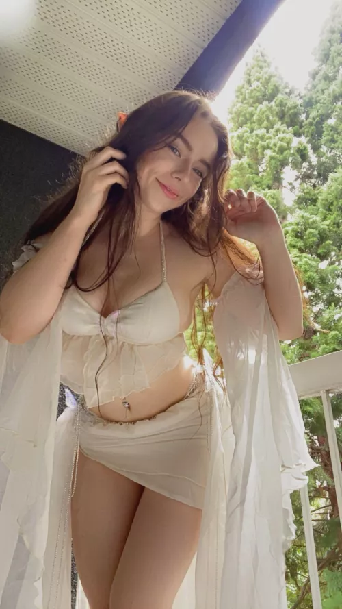 Welcome to my garden! Wanna cum and plant some seeds?