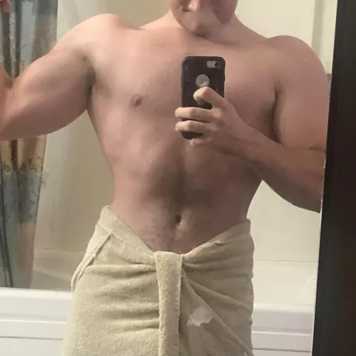 19 [M4F] #Orlando looking for a girl that can host, tryna have fun tonight 