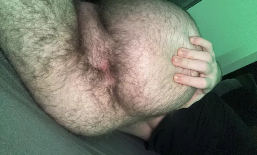 19yo slim hairy sub bttm boy looking for dom daddies (40yo and older) (verbal+ big dick+) add me on snapchat: dlnmax