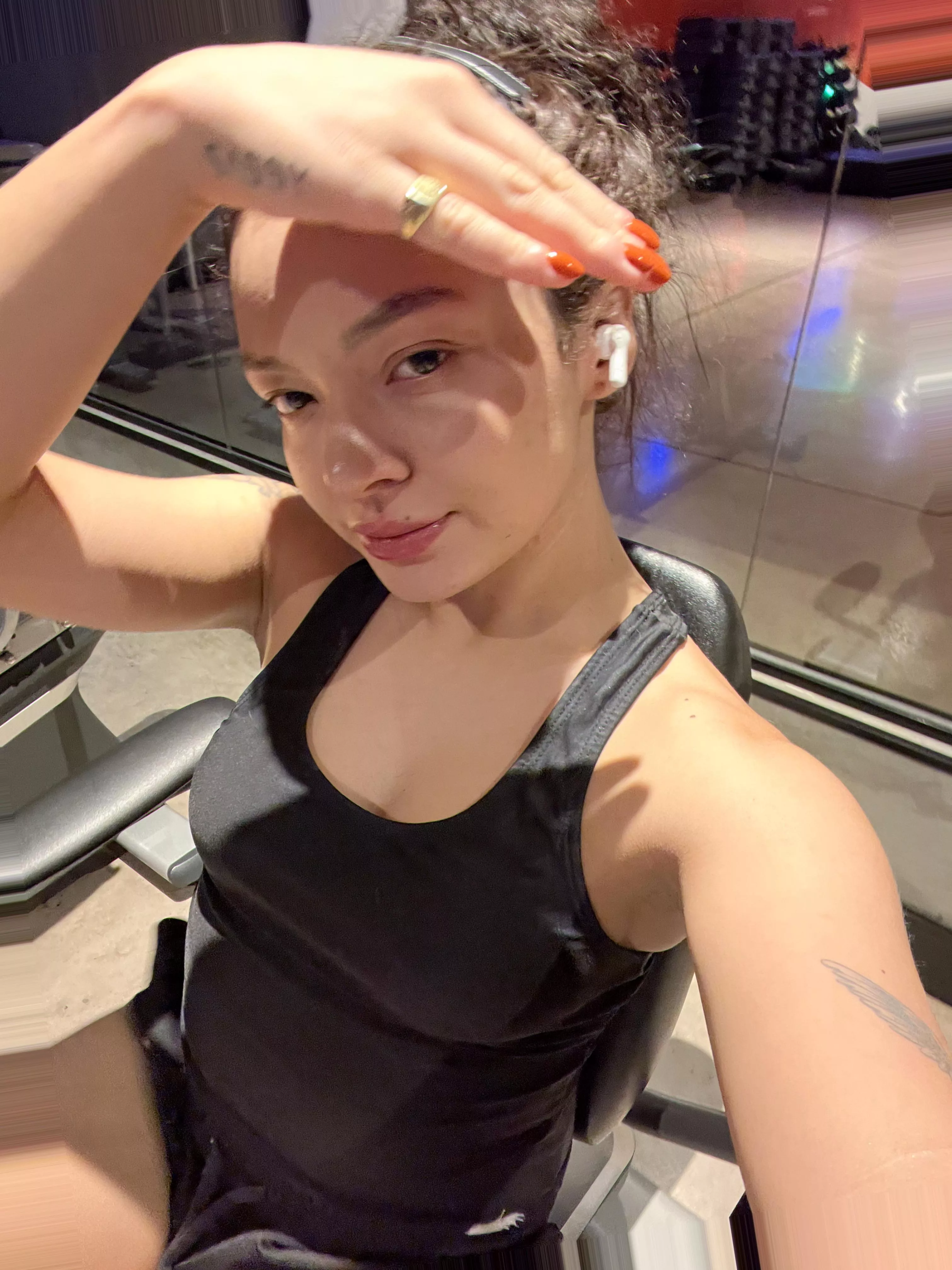 21 [F4M] any locals want to be my gym buddy... or maybe more