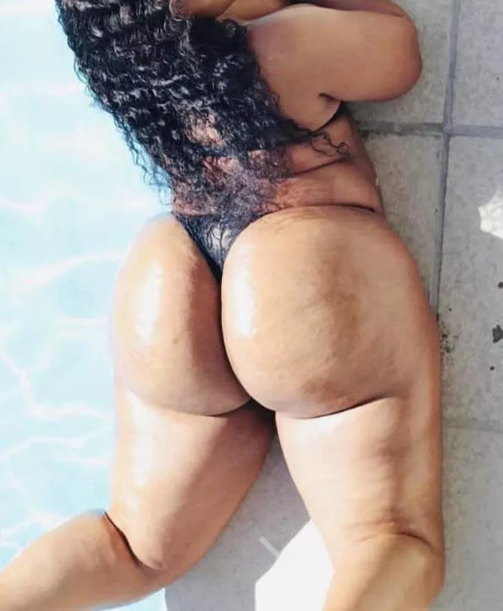 22 [F4M] #Belltown - I’m a naughty girl with a curvy body, and a thick ass who’s looking for a casual meet where I get to throw my ass back. (no big cocks please)