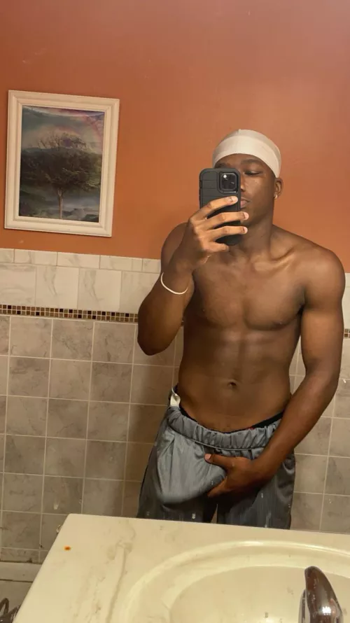 22 [M4F] new to ATL lookin to have some fun around Truist Park area?