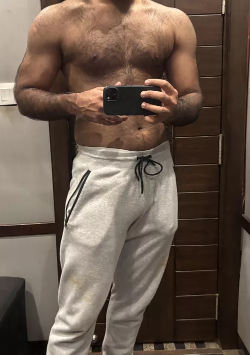 23 m hairy fit top into smooth twink bottoms