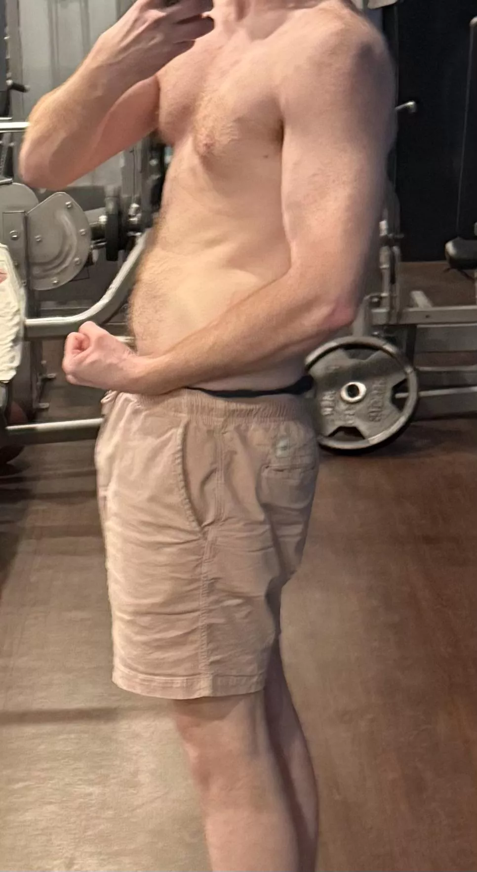 23 M4F 6’4 - looking for something casual (no men)