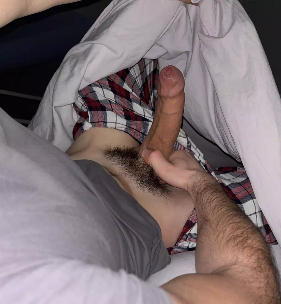 24 M, fit and hung with abs and nice ass add ONLY if hung and fit too, shooters+++ uncut+++ keep getting banned on snap so add my insta chrish124x