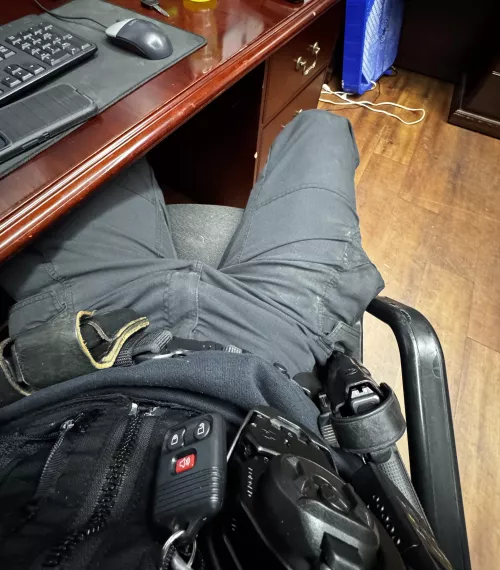 [24] someone wanna entertain me on shift today? 