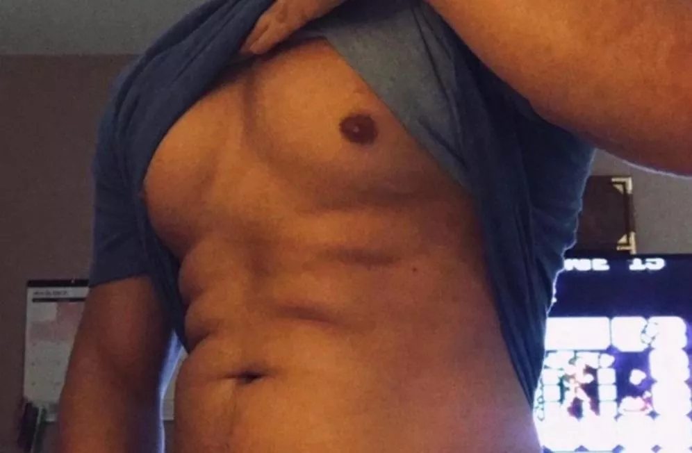 30[M4F] [M4MF] Vegas Local, fit, Latino, looking to have some fun, I can host SW (pics in profile)