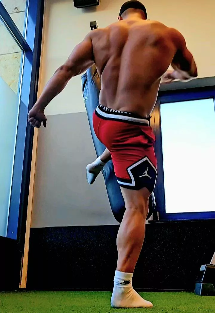 [35] would you sniff those ripe kickin soxx