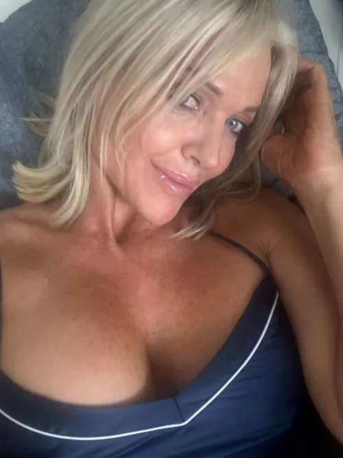 41[MF4M], in Tampa! Any couples up for some fun? Let me join you guys. I am well experience and can spice up your sexual time! We can't do hard swap as I'm divorced. 