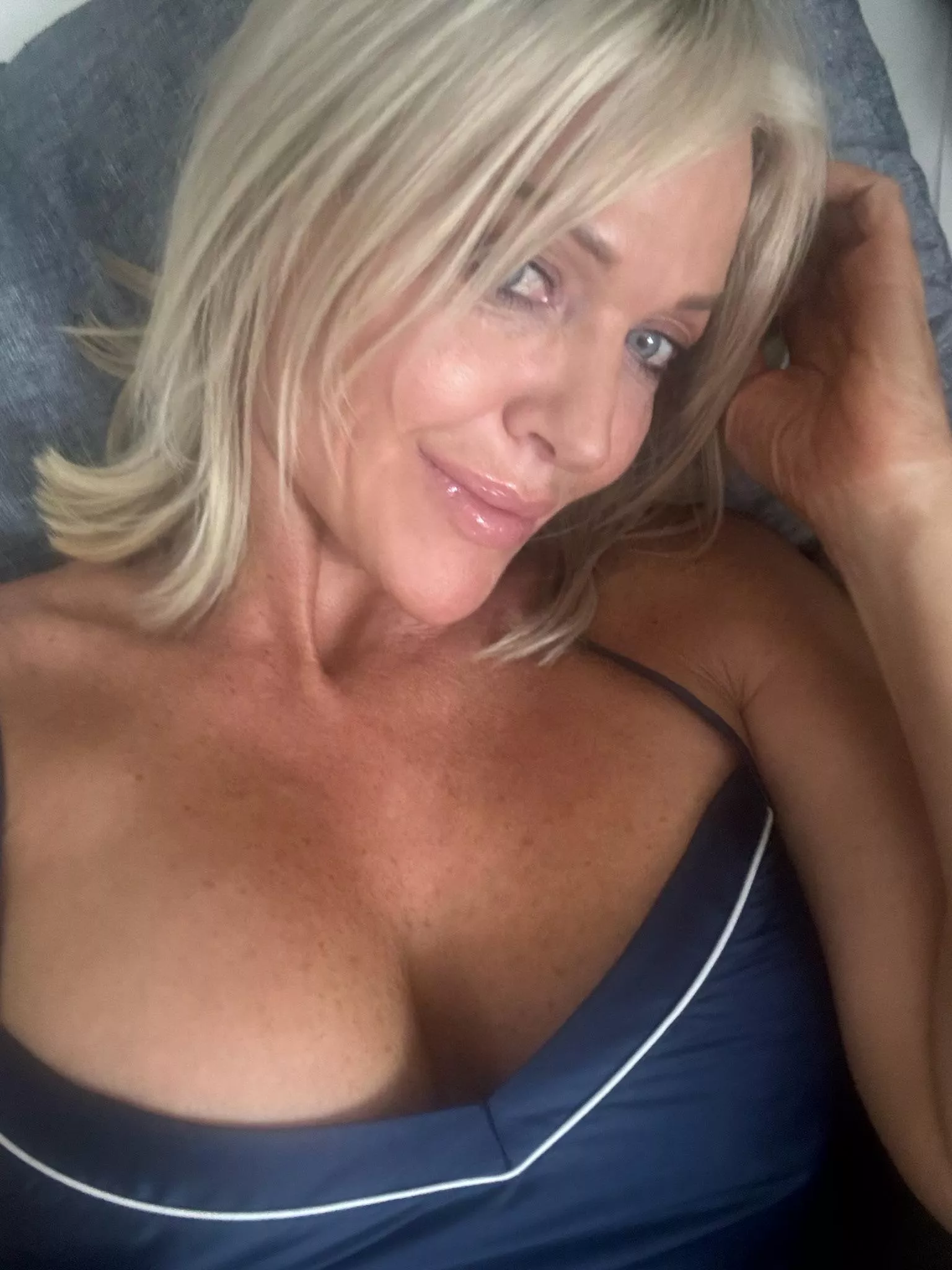 41[MF4M], in Tampa! Any couples up for some fun? Let me join you guys. I am well experience and can spice up your sexual time! We can't do hard swap as I'm divorced. 