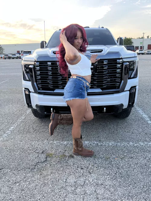 A perfect buckle bunny 