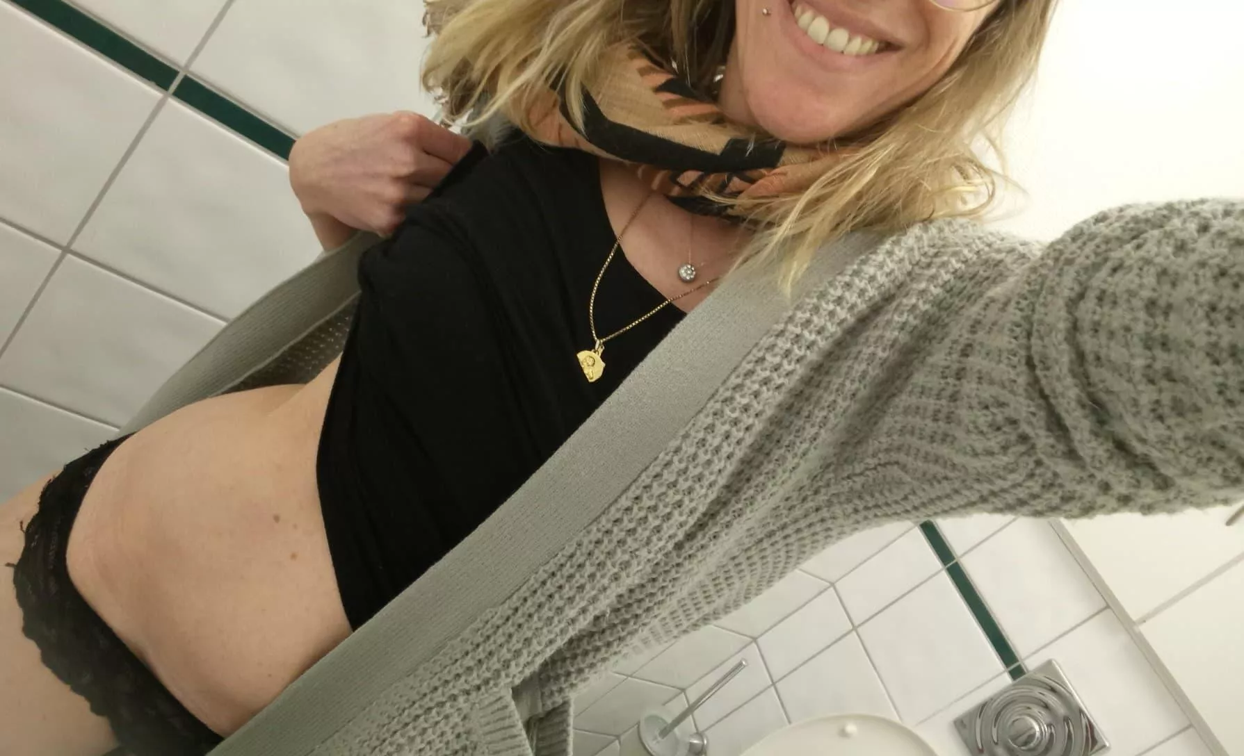 Alone in the bathroom office... So you know... Still waiting