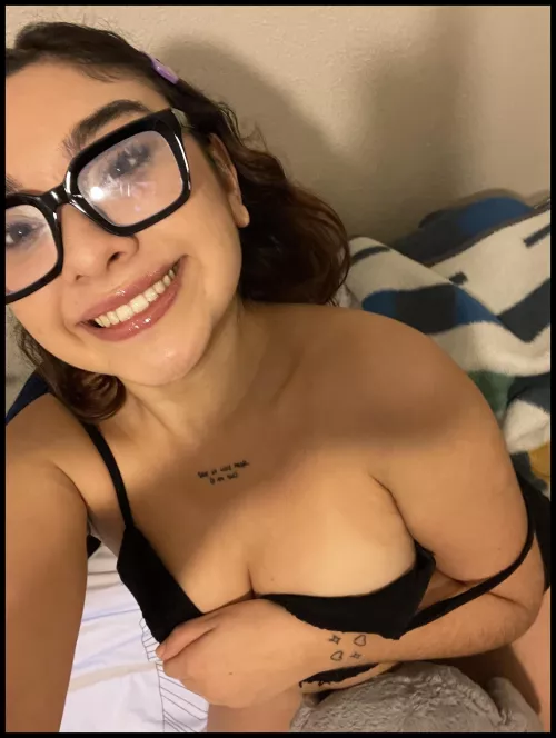 Boys at school mocked me for wearing glasses, can you calm me down Daddy