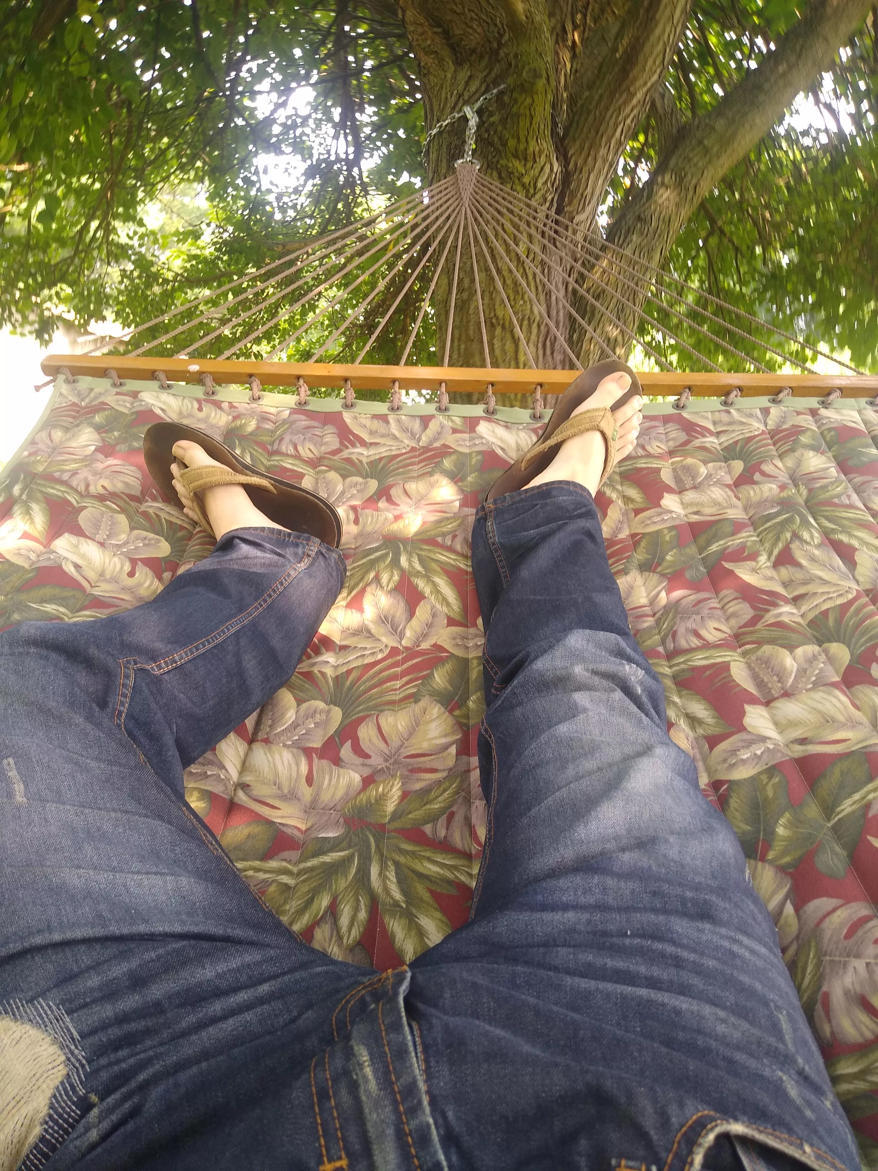 Chillin with my sweaty flip flops and toes out. Where's your lips?