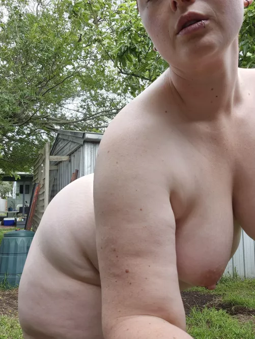 Come help me in the garden? 