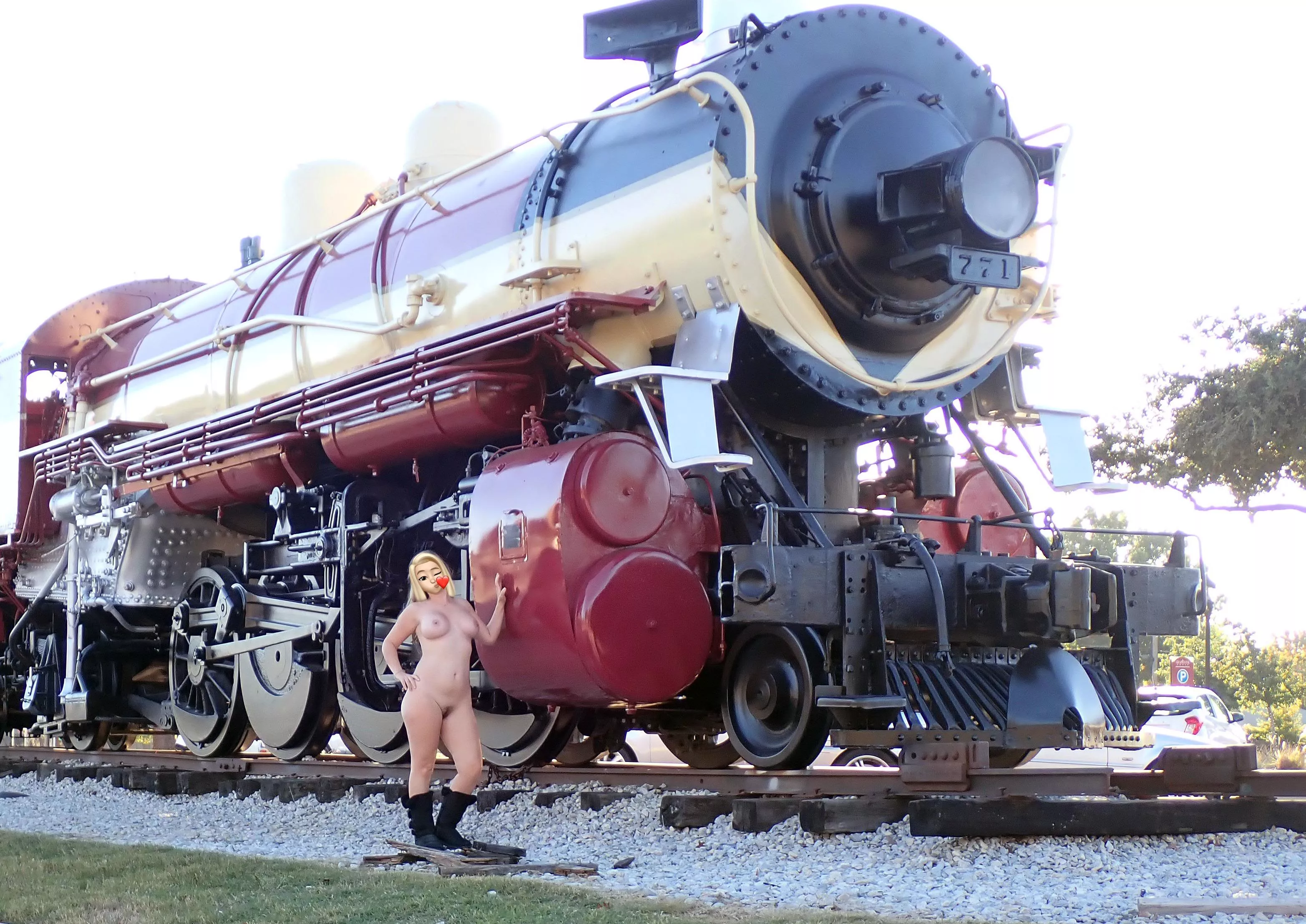 Dated to get naked in (f)ront of THIS particular train…this was a test shot 