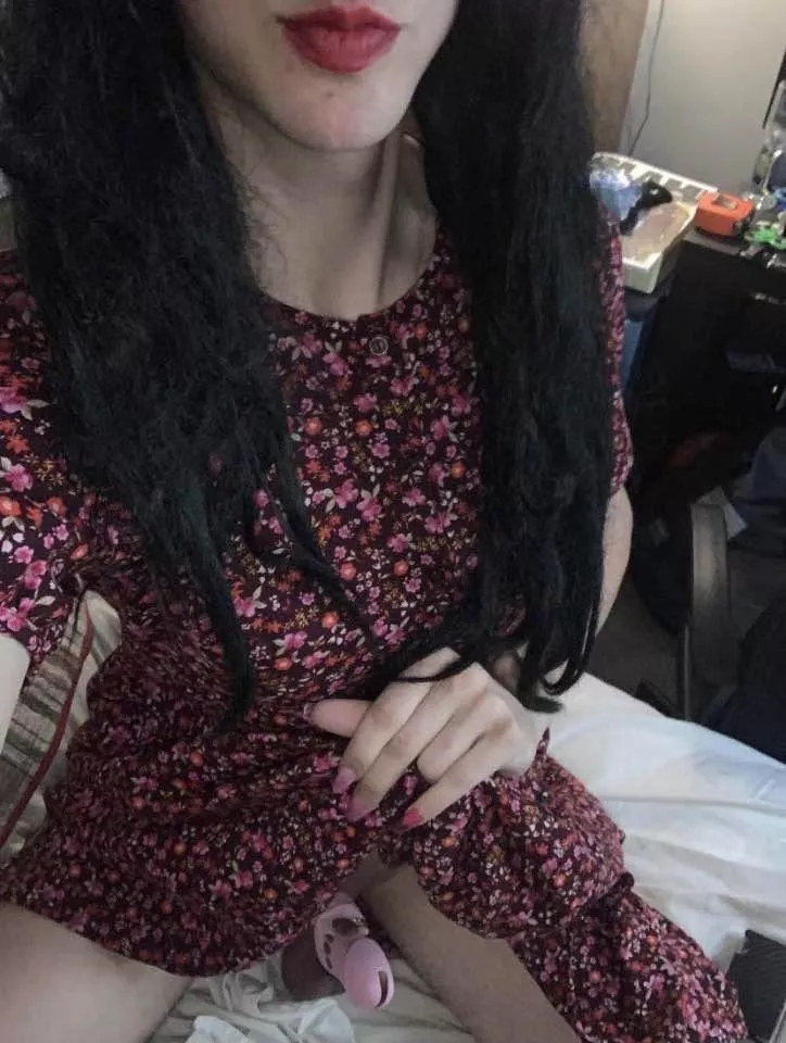 Do you like me in this dress ?🌸