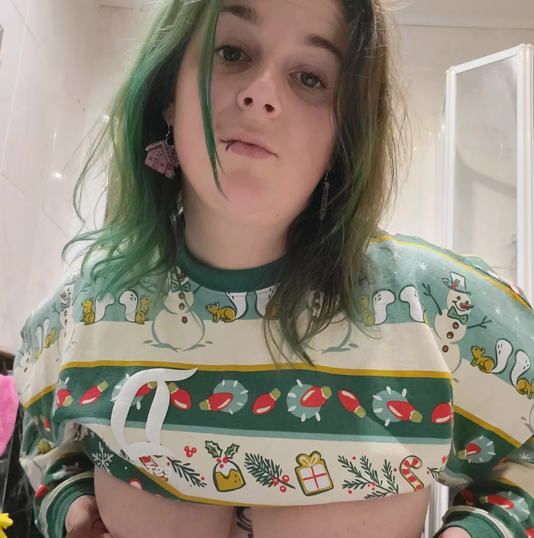 Do you like my Christmas spirit jersey 🎄