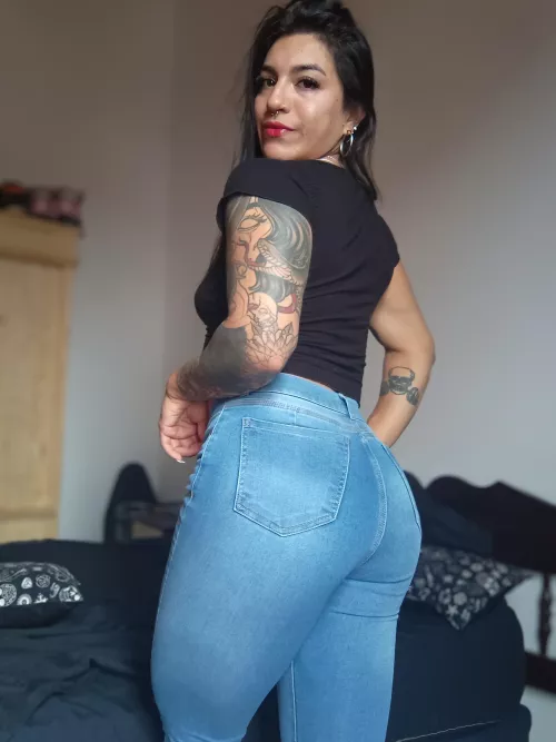 Do you like my jeans tight?