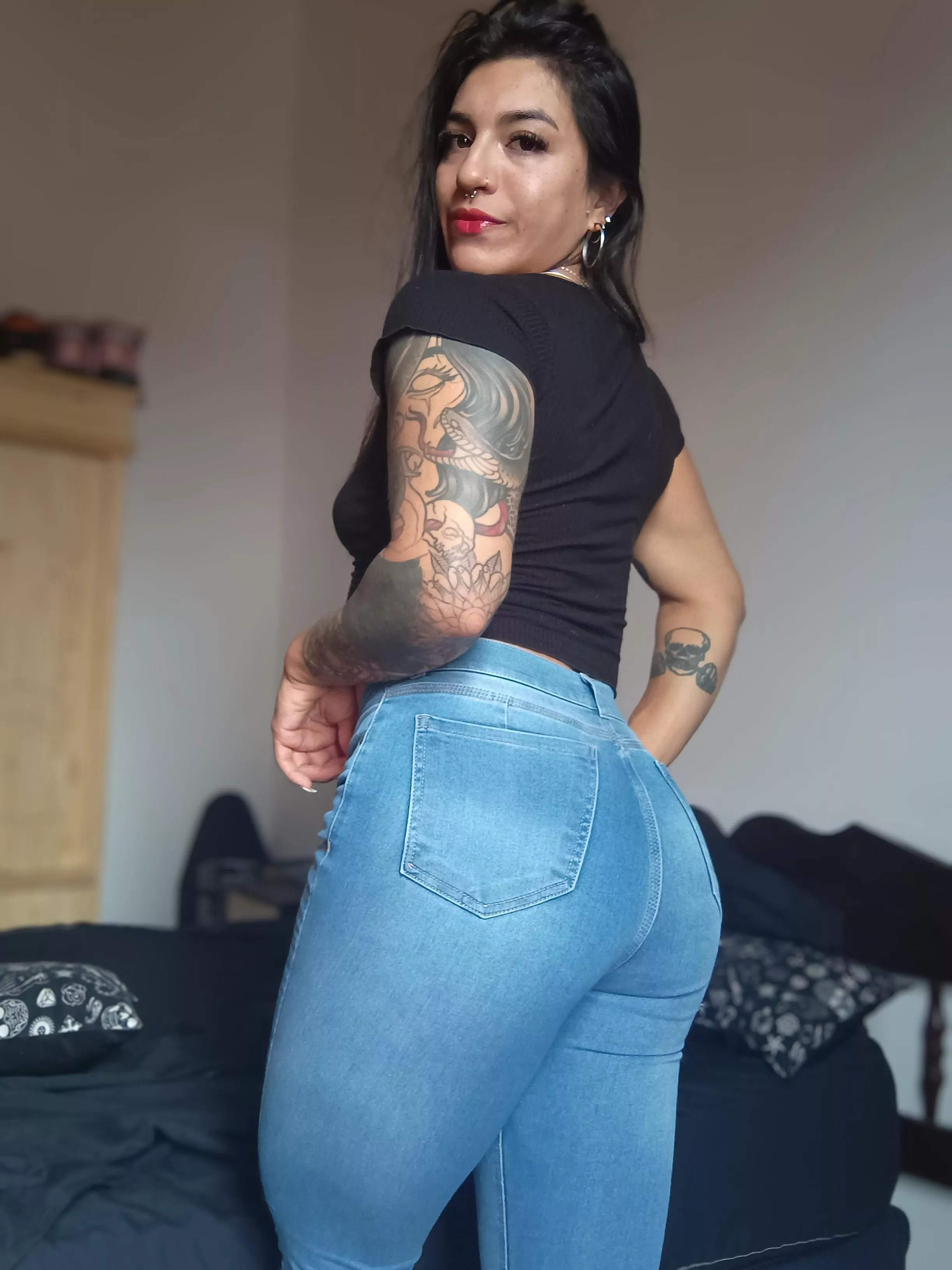 Do you like my jeans tight?