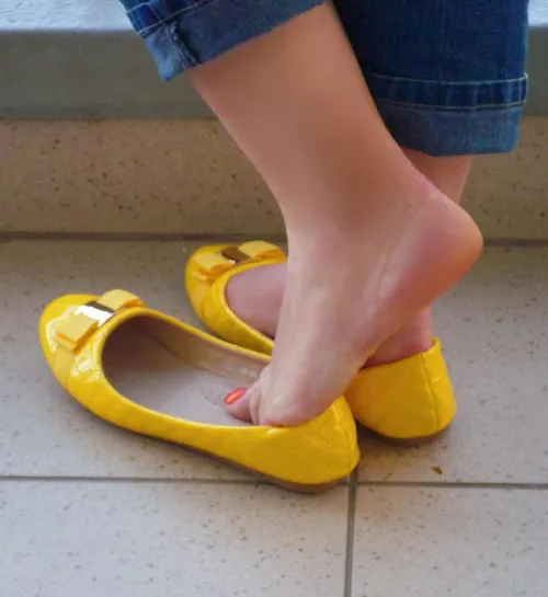 Do you like this view of my feet?