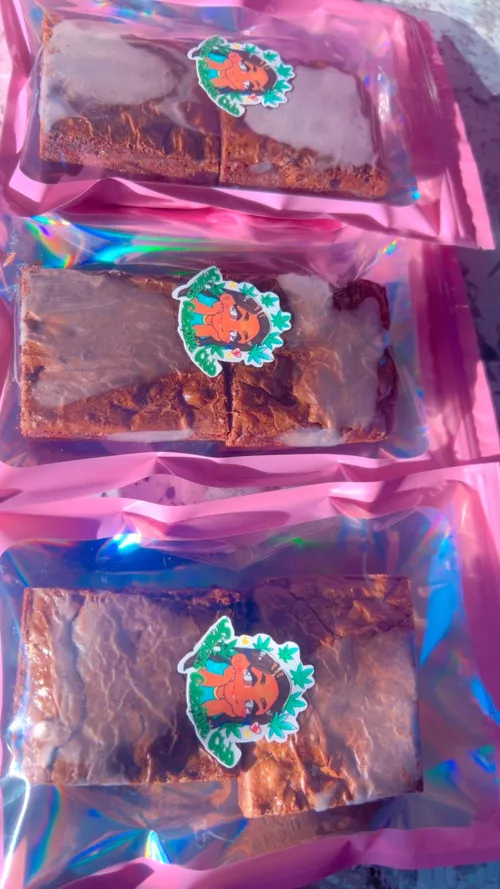 Double dose brownies ☁️ 300mgs each 