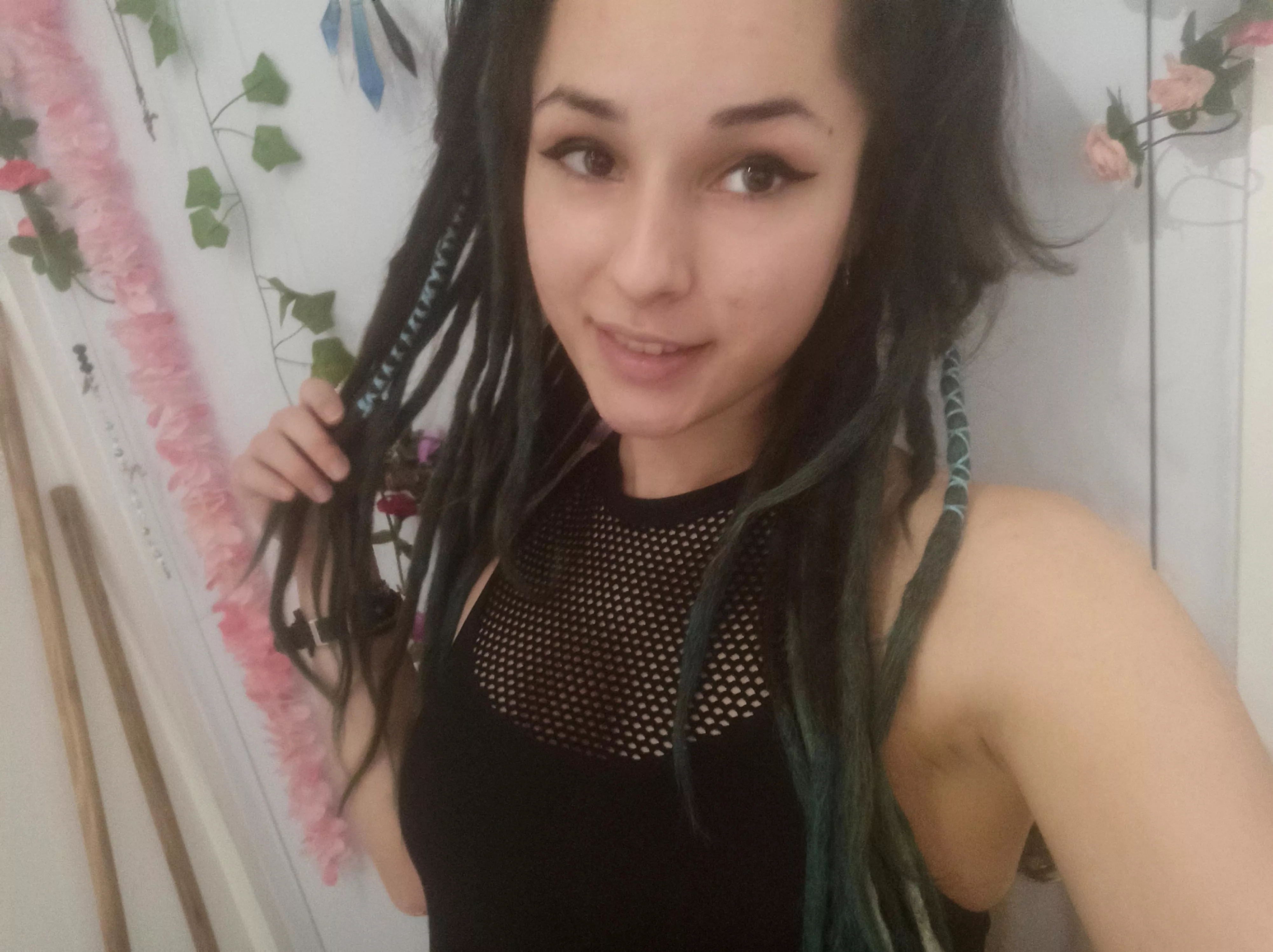 Dreads can be clean and smell good too 😽💝:3