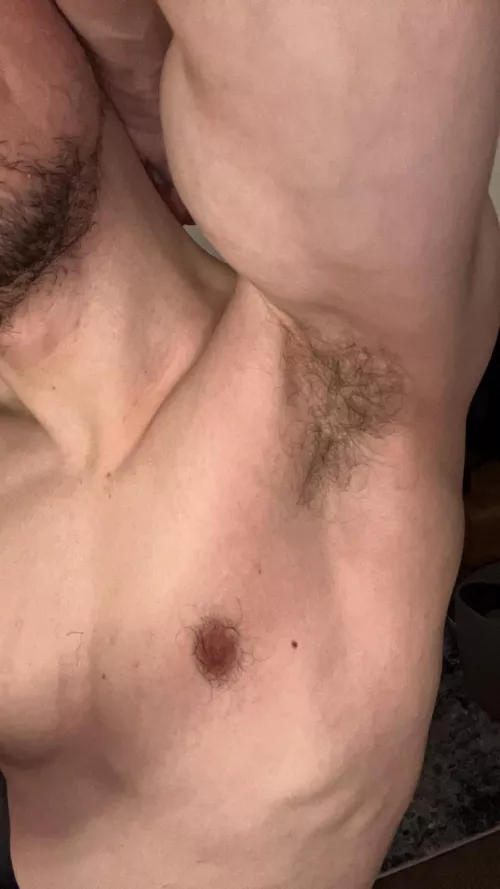 Finally got to take my shirt off after a long day 🥵 