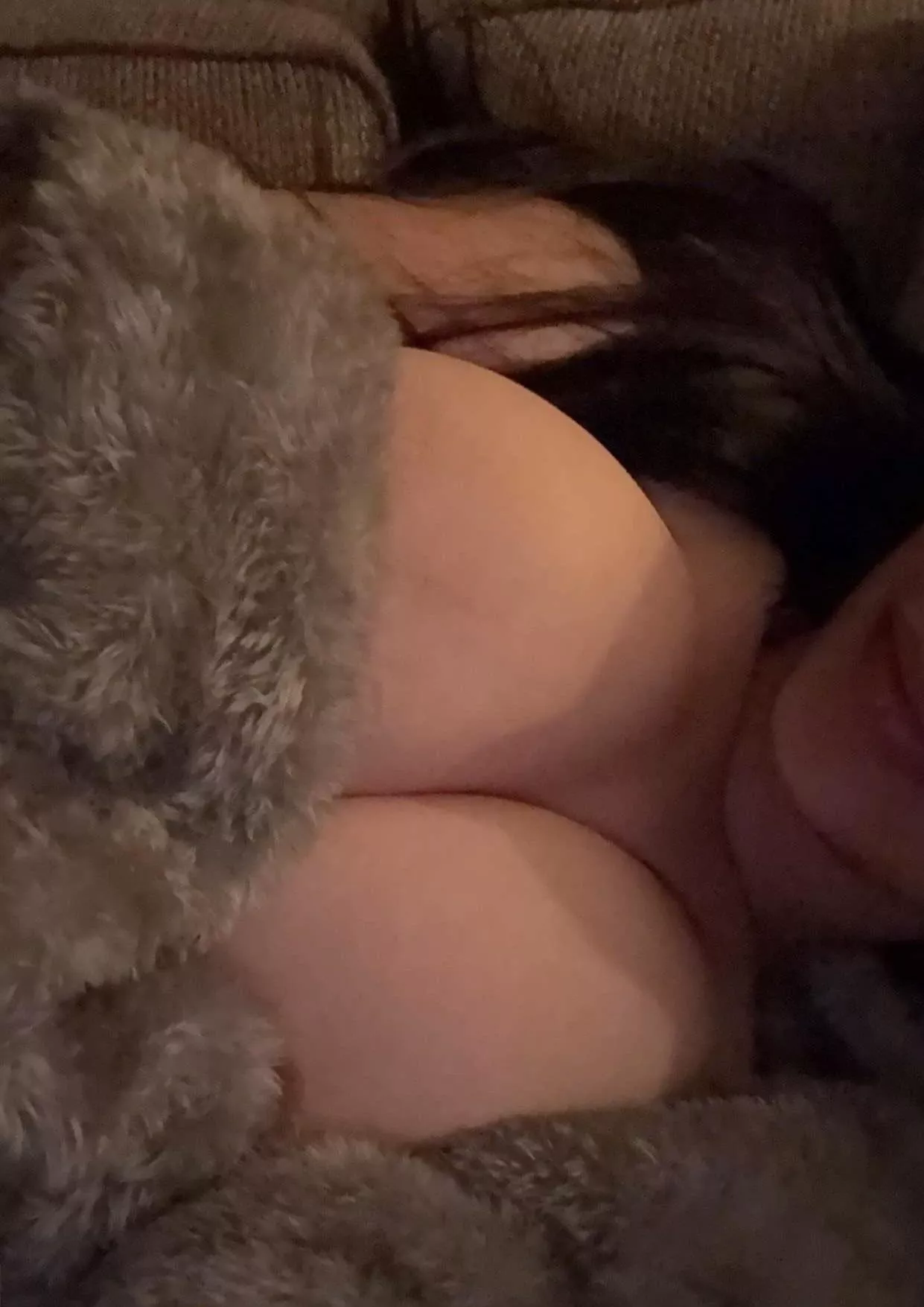 give me a reason to stay up tonight 😌😝