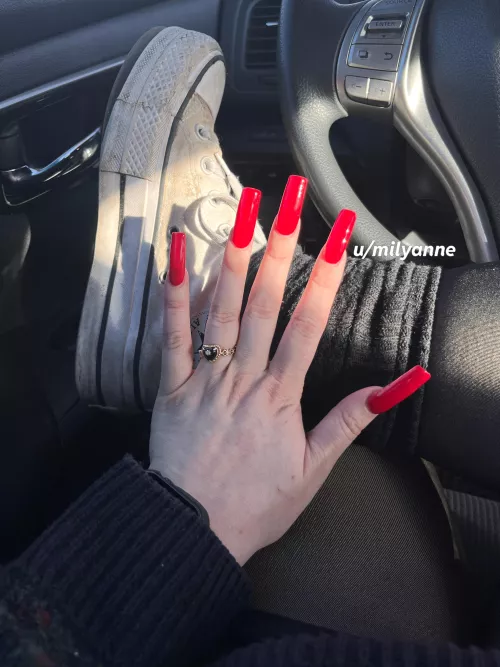 got my nails done just to trigger your beta brain🩸✨