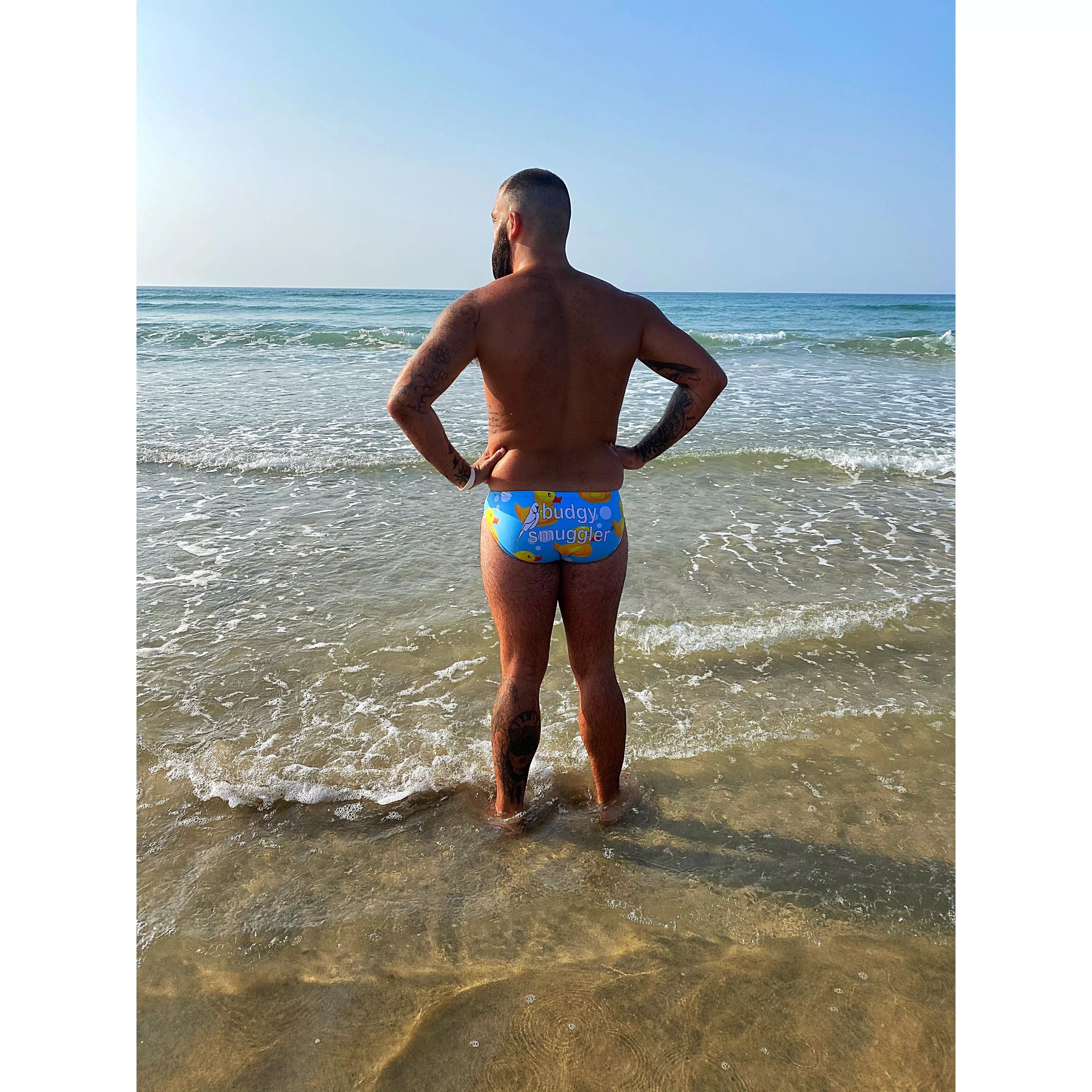 Happy Hump-day baby! Back when the weather was warmer and the days were longer!🍑 