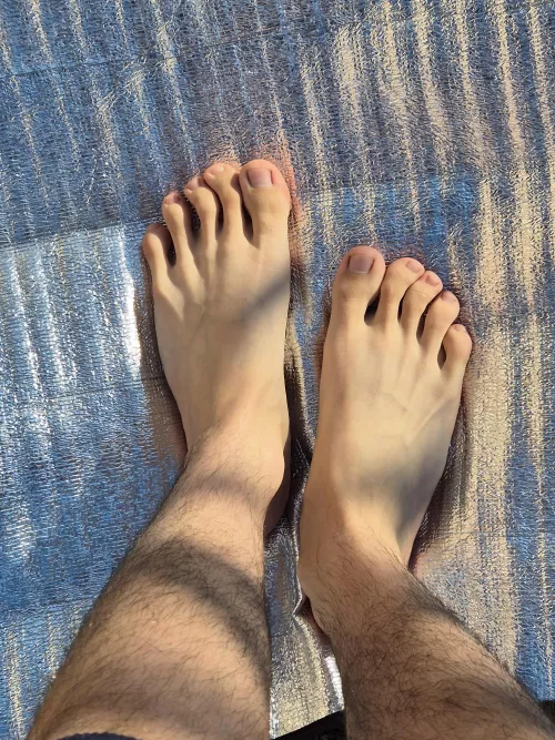 Helping my feet tan