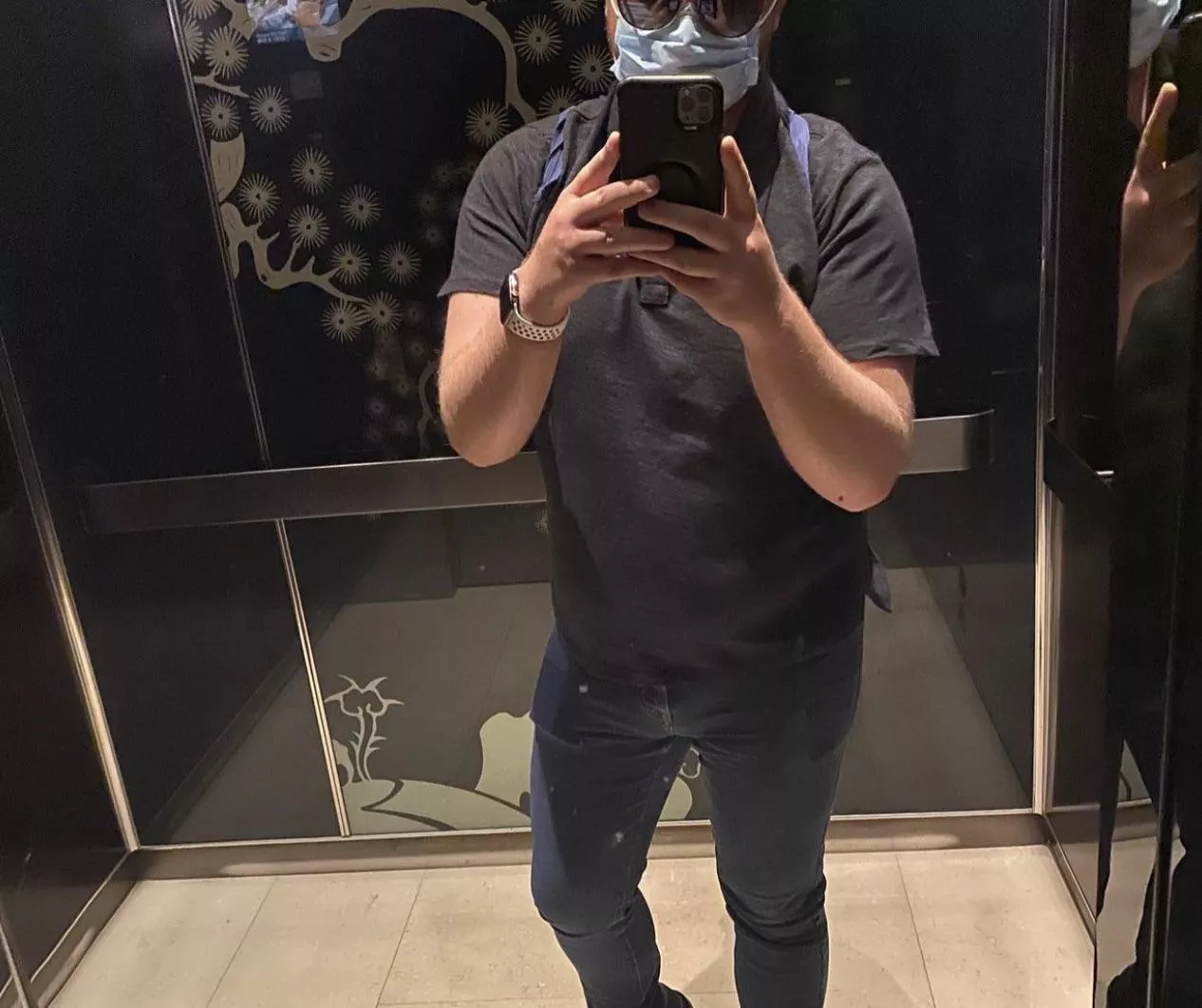 Hosting a gloryhole in Belleville, Mi. 30 M4M. Message me your age and cock pic. Love to throat it and swallow. Clean and discreet here and expect the same. Serious only. Pics of gloryhole on my page. Not receiving head. Thanks!