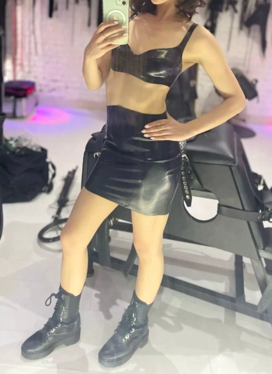 I can't live without wearing boots, they are my favorite footwear