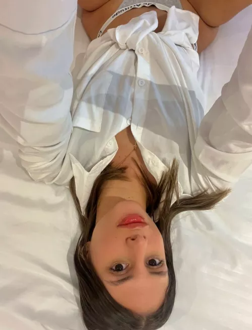 I feel so horny, I wish you would cum on my face