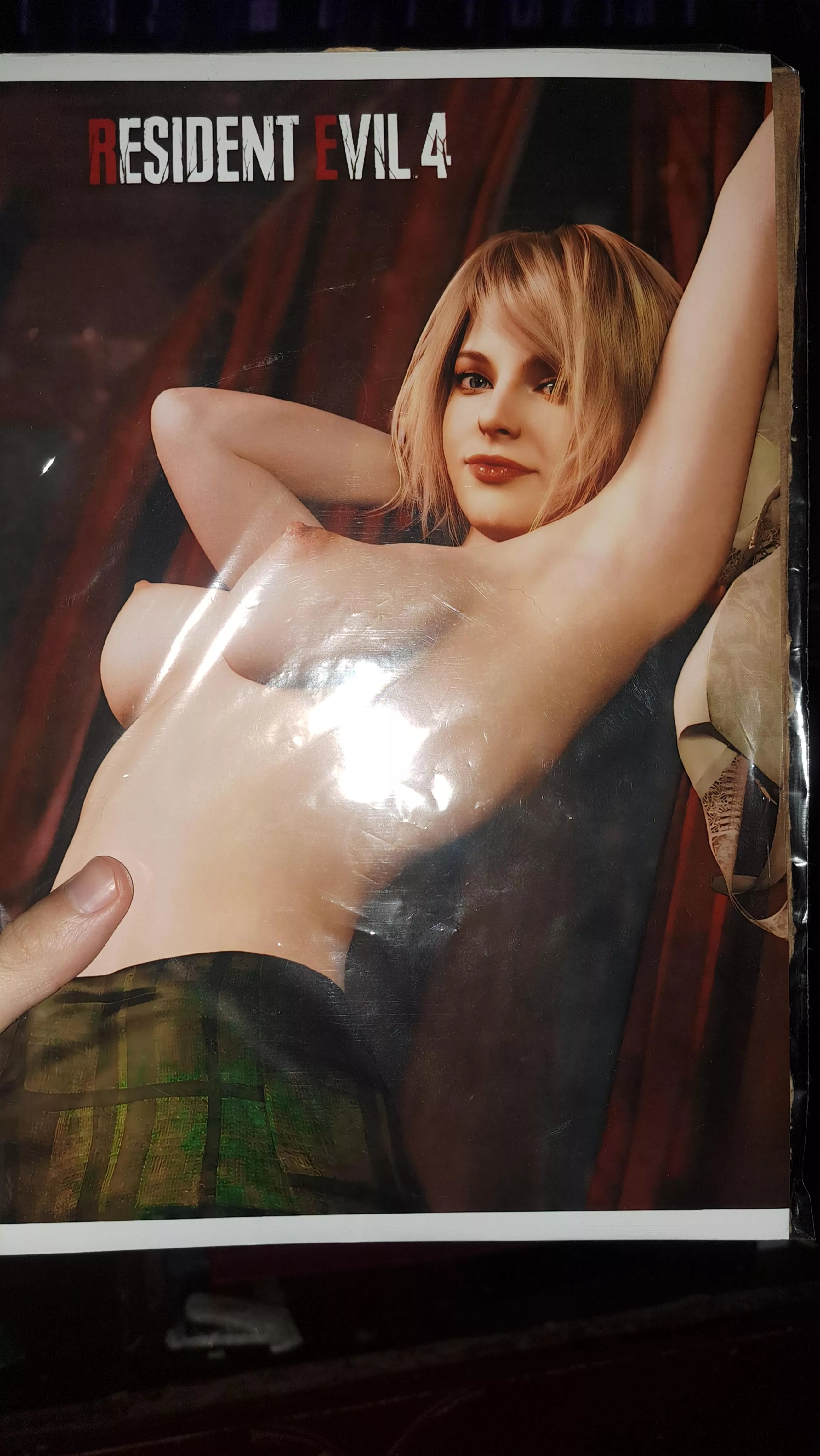 I got a poster of Ashley 🤤🤤
